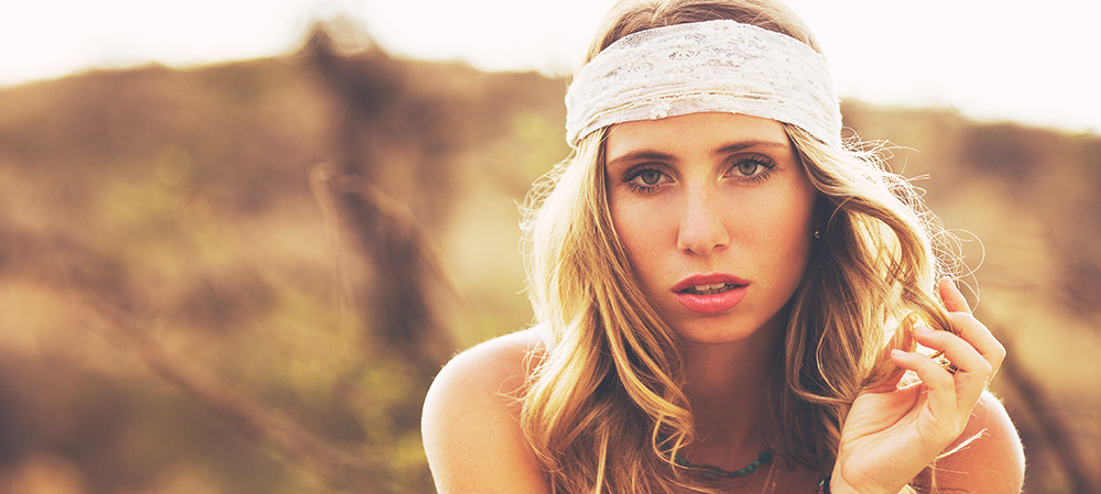 3 Ways to Use a Collapsable Reflector for Naturally Lit Shots